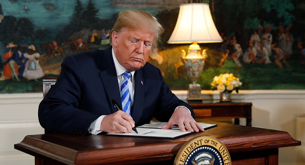 Trump officially signs recognition of Israel's sovereignty over the Golan Heights 162532019_142432019_1032206647