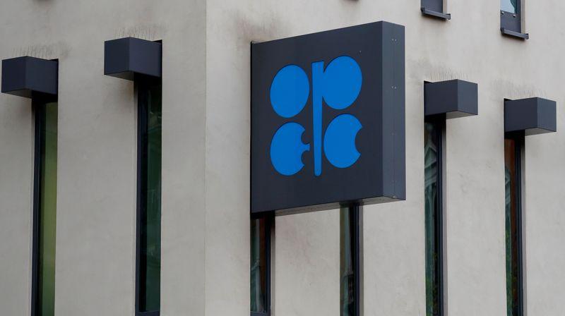 Algeria: OPEC + Committee calls for more oil production cuts due to the Corona effect 5922020_download