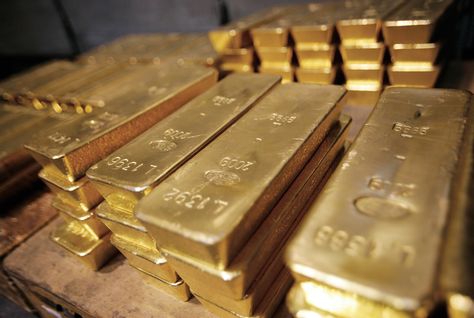 Gold falls as the dollar rises amid trade concerns 61772019_Gold-rallies