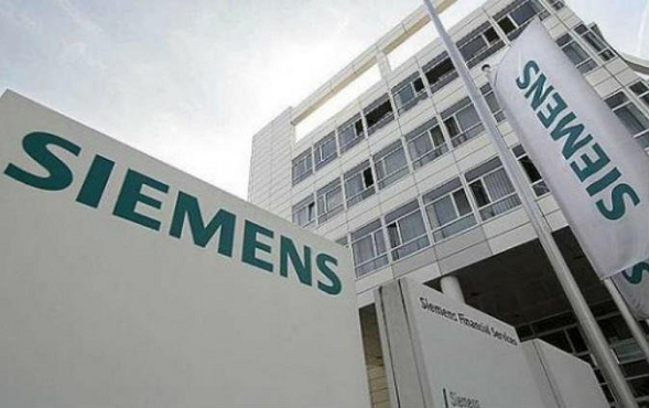 Which accuses electricity parties of trying to force Siemens to accept Orascom as a secondary outlet for its projects in Iraq 81422019_182392018_5